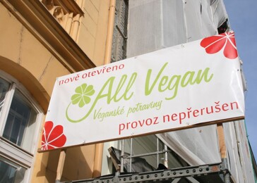 V Praze otevřel veganský obchod s bufetem