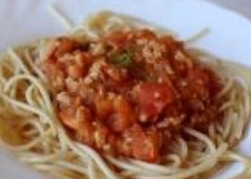 Špagety pomodoro se sójovým granulátem